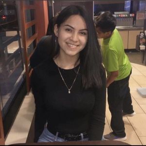 Meet your Posher, Areli